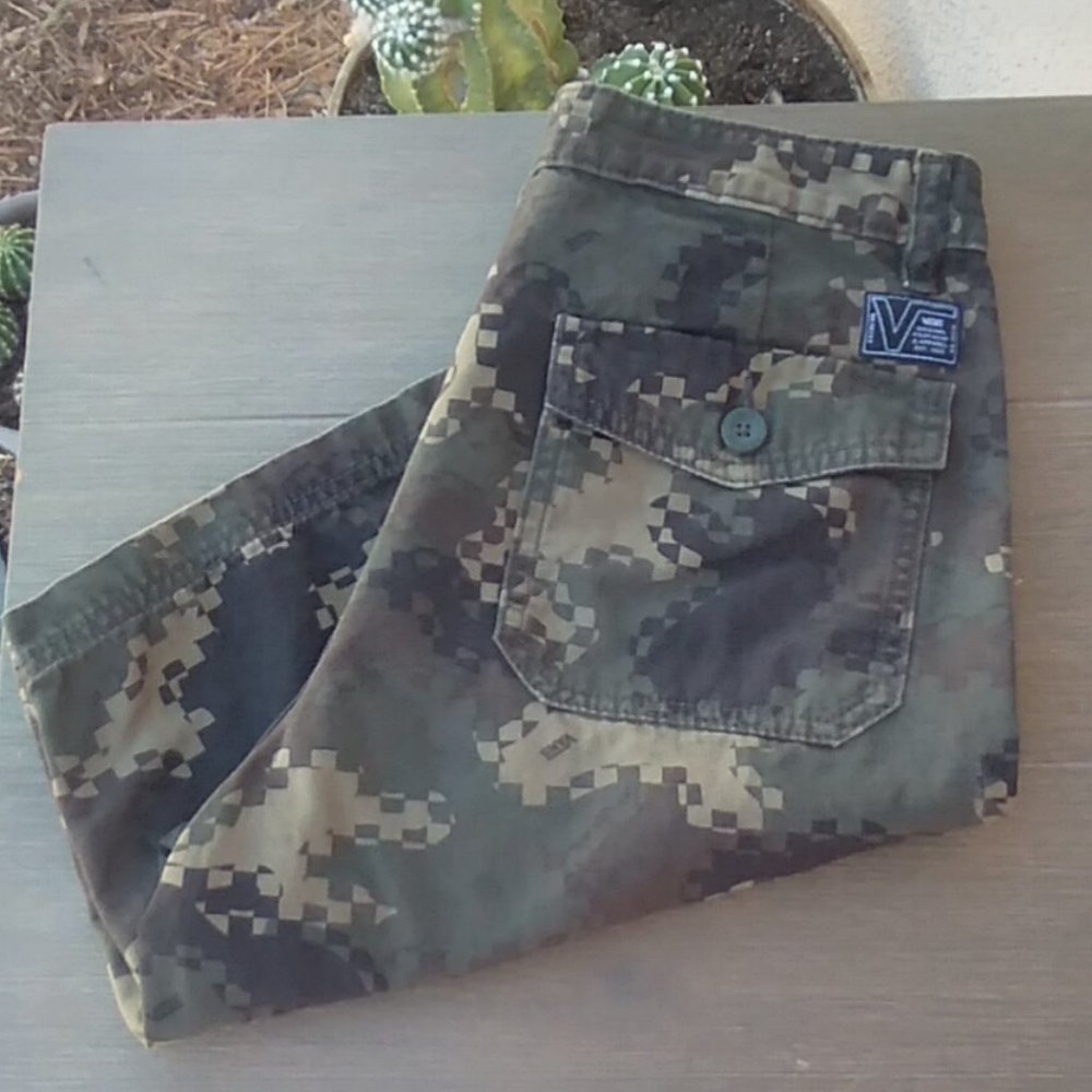 Vans Camoufalge Shorts For Boys Size 18